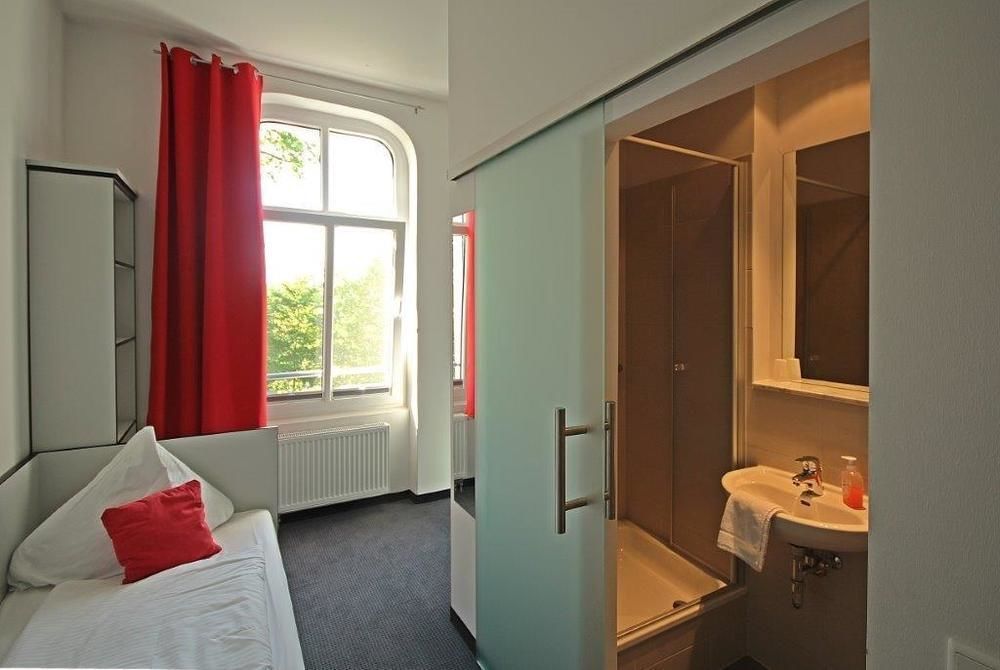Hotel Zwischen Den Seen Варен Екстер'єр фото