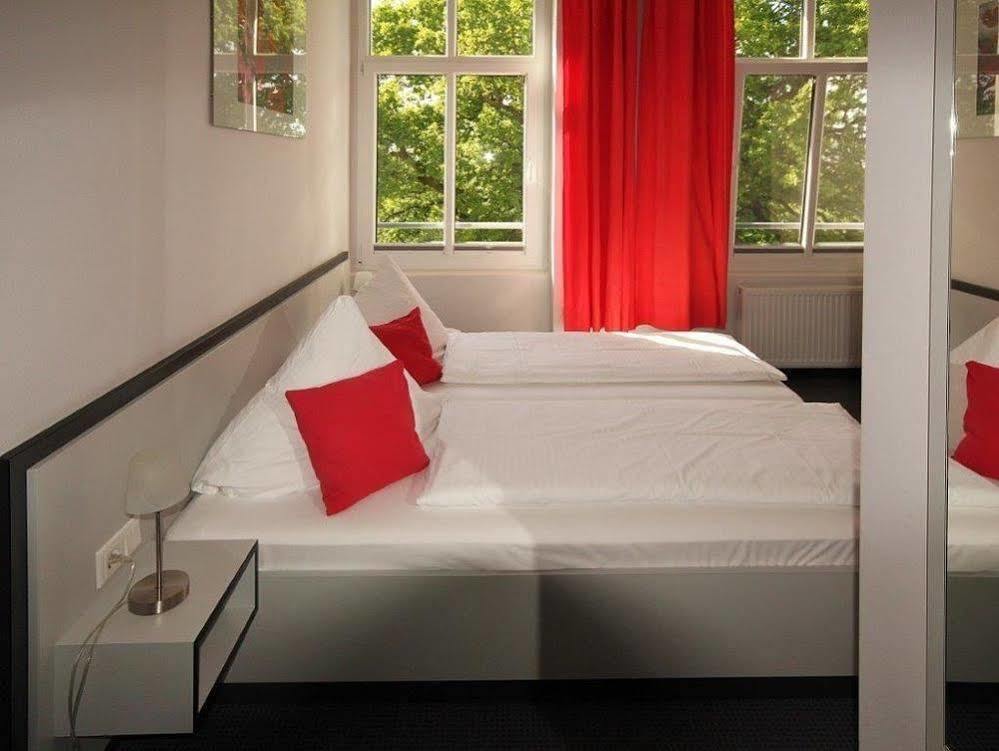 Hotel Zwischen Den Seen Варен Екстер'єр фото